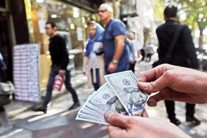 آتش چهارشنبه سوری به دلار زد