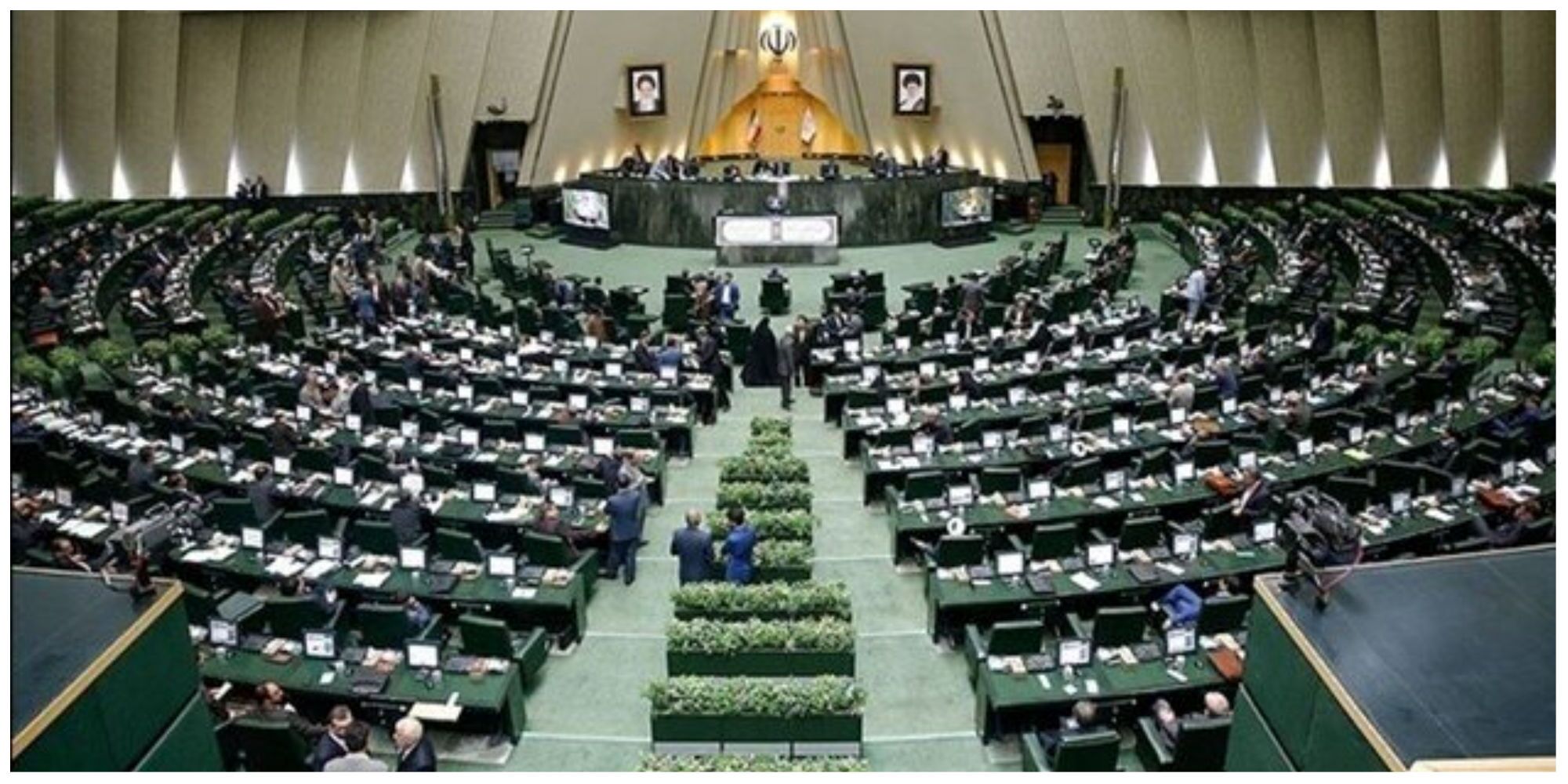 آغاز جلسه غیرعلنی مجلس با پزشکیان درباره نوسانات ارز