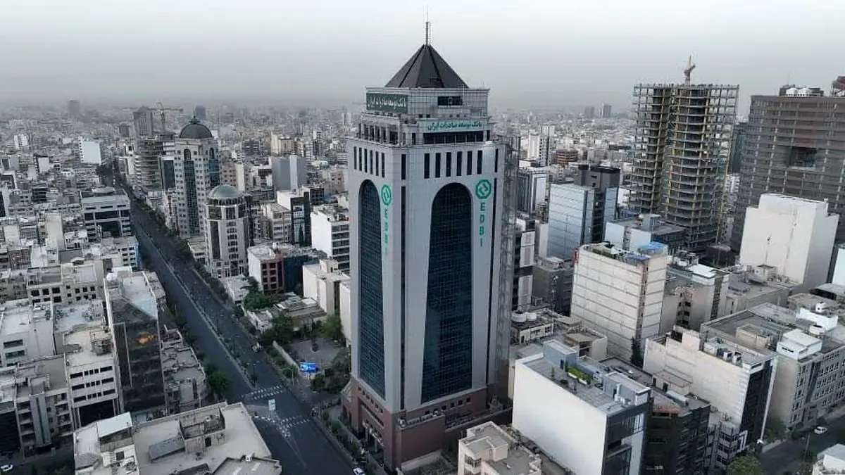 اقتصاد بدون نفت با تکیه بر شبکه بانکی/ نقش بی بدیل اگزیم بانک‌ها در توسعه تجارت کشور