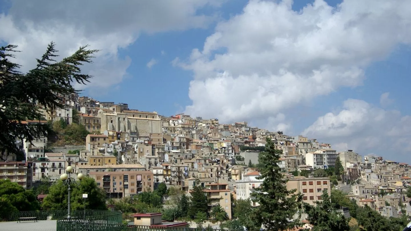 ایتالیایی‌ها در مدت انتظار ایرانیان برای خرید خانه ۲ خانه می‌خرند + جدول