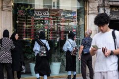 بدترین سناریوها در بازار پس از اجرای مکانیسم ماشه چیست؟/ دلار در مسیر بی‌اعتمادی