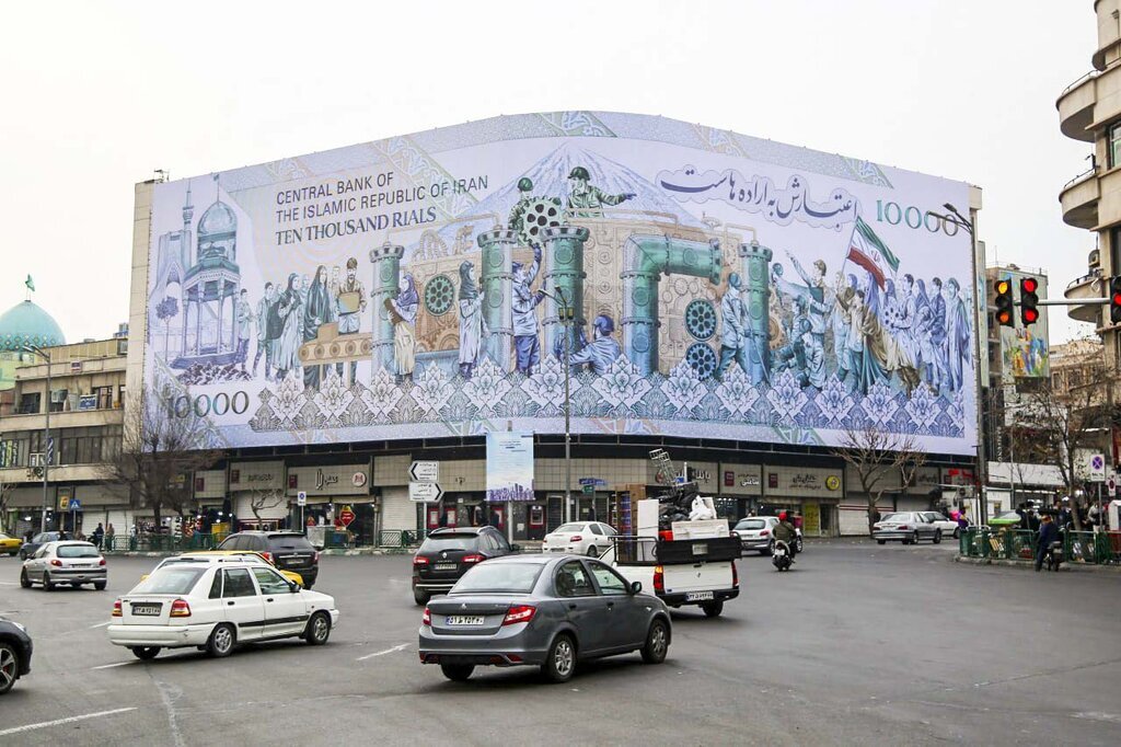 تعطیل درمانی مُسکن نیست بلکه عامل تخریب اقتصاد است/ با درآمد سرانه ۲۳۰۰ دلار عقب‌تر از قطر، امارات، عربستان، کویت، بحرین، عمان و عراق قرار داریم