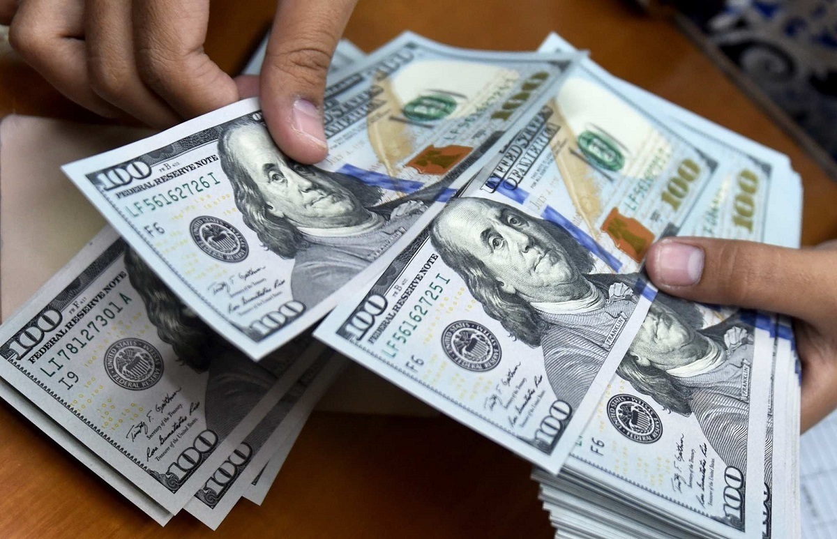 حرکت آرام دلار در بازار آزاد