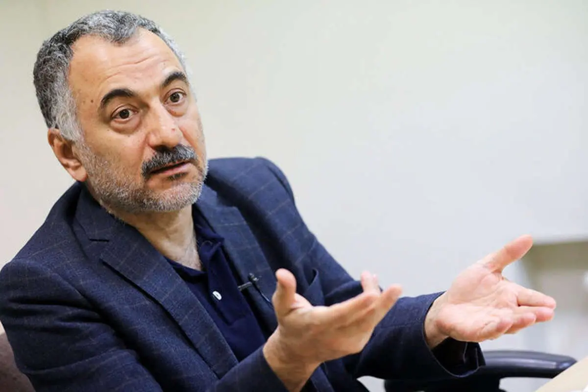 دلار باید به ۹۰ هزار تومان برسد