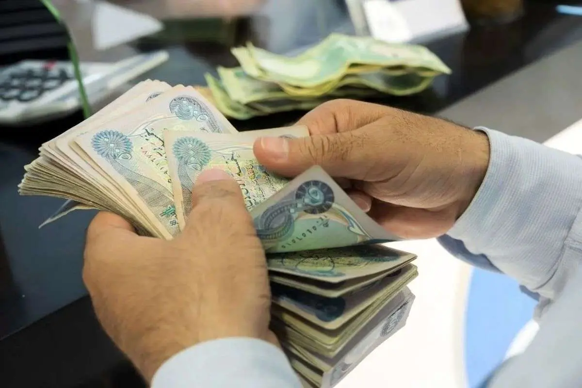 شکاف قیمت دینار آزاد و دولتی بیشتر شد