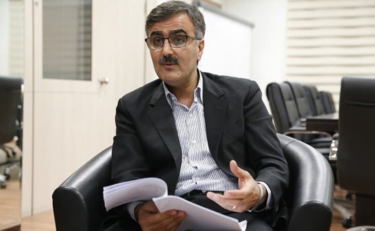 قیمت دلار بالا رفت و شایعات درباره فرزین شدت گرفت