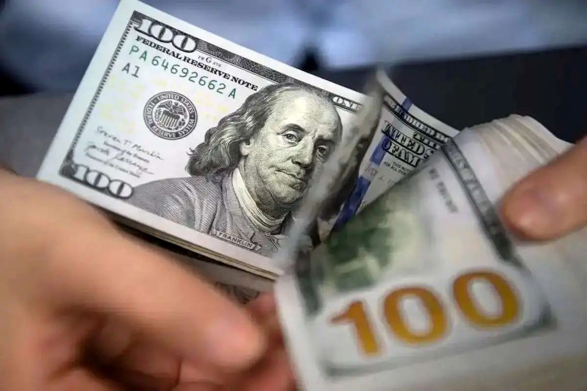 پیش بینی قیمت دلار امروز ۱۵ اسفند ۱۴۰۳/ دلار بخریم یا ارزان می‌شود؟