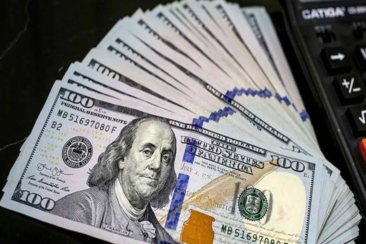 پیش بینی قیمت دلار امروز ۱۷ فروردین ۱۴۰۴/ قیمت دلار نزولی شد