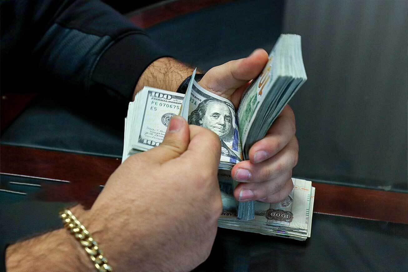 پیش بینی قیمت دلار امروز ۱۸ اسفند ۱۴۰۳/ دلار در احاطه اخبار مذاکره