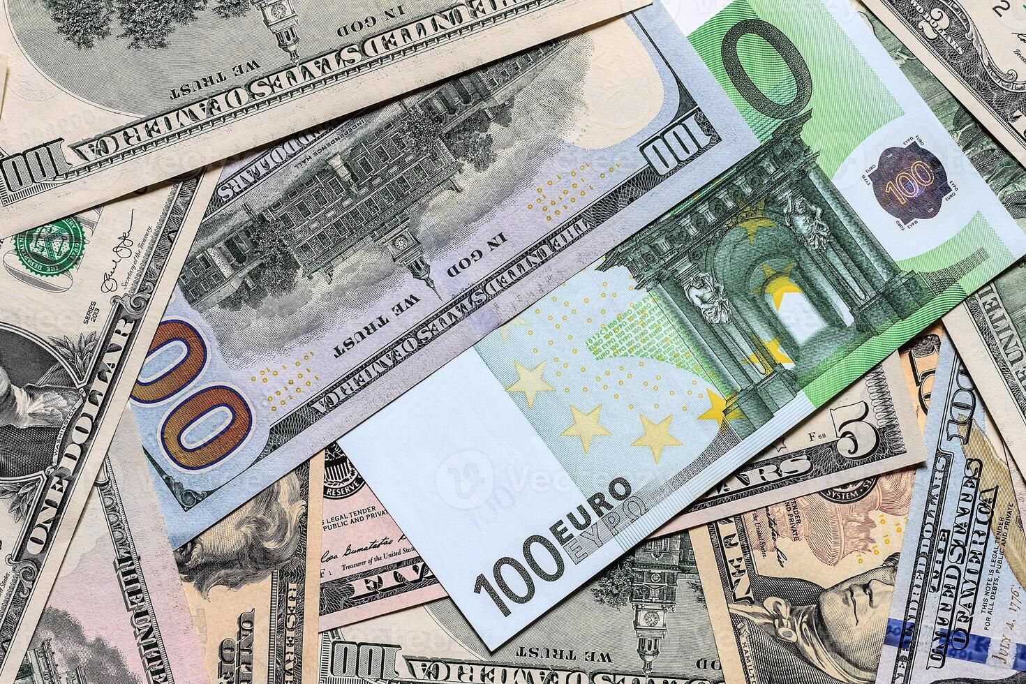 پیش بینی قیمت دلار امروز ۱۹ آبان ۱۴۰۴/ هیجان خرید دلار کاهش یافت