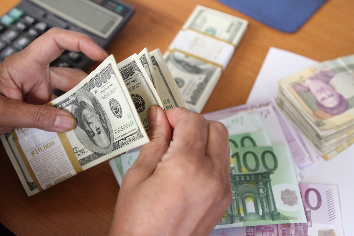 پیش بینی قیمت دلار فردا ۱۴ آذر ۱۴۰۳/ خیز دلار برای رکوردشکنی