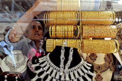 پیش بینی قیمت طلا و سکه امروز ۲۶ مرداد ۱۴۰۴/ طلا بخریم یا ارزان‌تر می‌شود؟