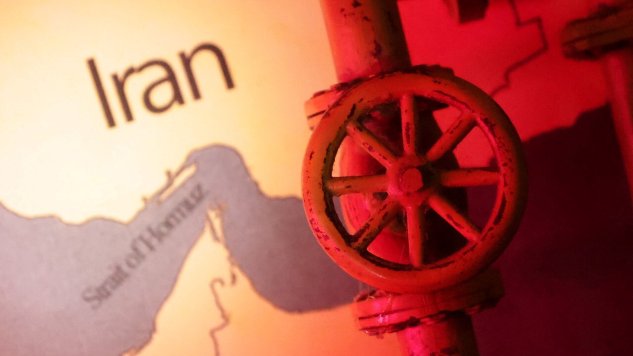 چگونه ایران می‌تواند باعث فروپاشی اقتصاد جهان شود؟/ سلاح کشتار جمعی مالی ایران با بستن تنگه هرمز فعال خواهد شد