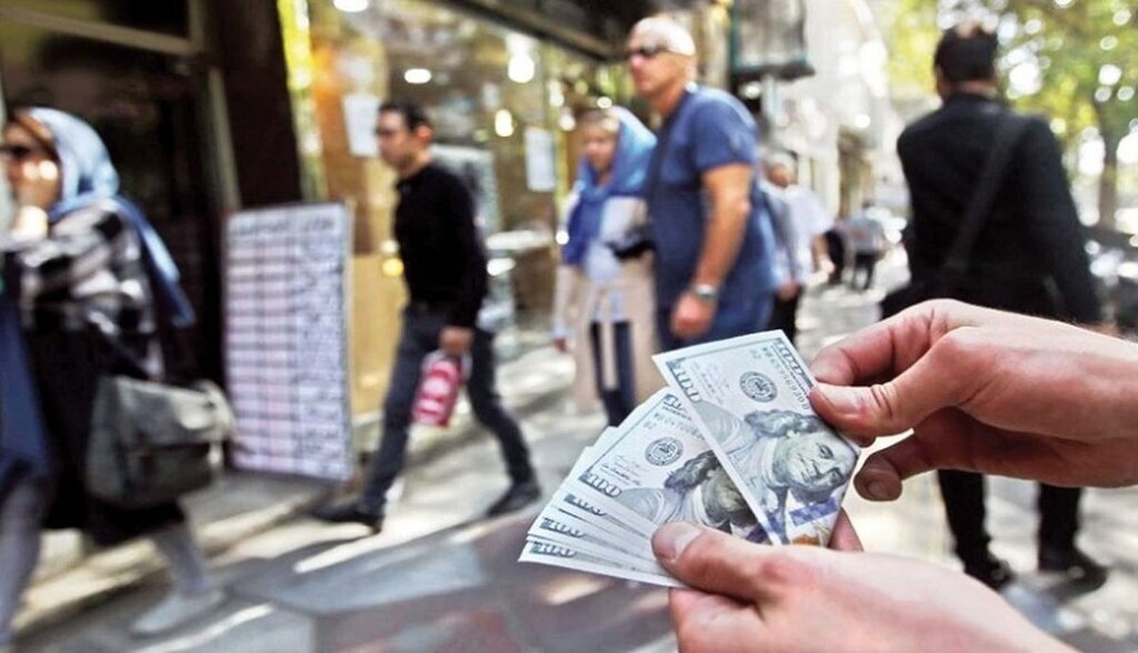 گول دلال‌های کف بازار دلار را نخورید